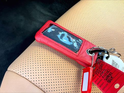 Used 2025 Lexus ES 350 w/ Premium Package image 15