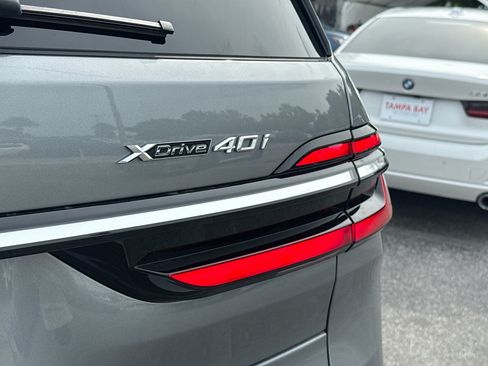 Used 2025 BMW X7 xDrive40i AWD/4WD image 11