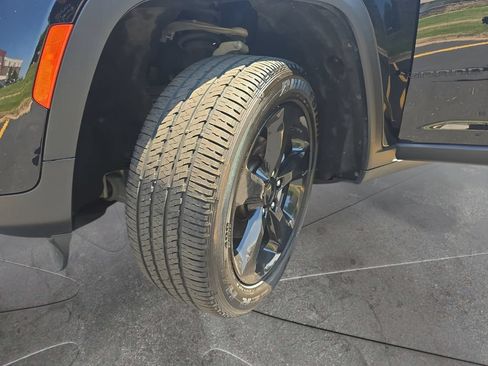 Certified 2023 Jeep Grand Cherokee Altitude AWD/4WD image 32