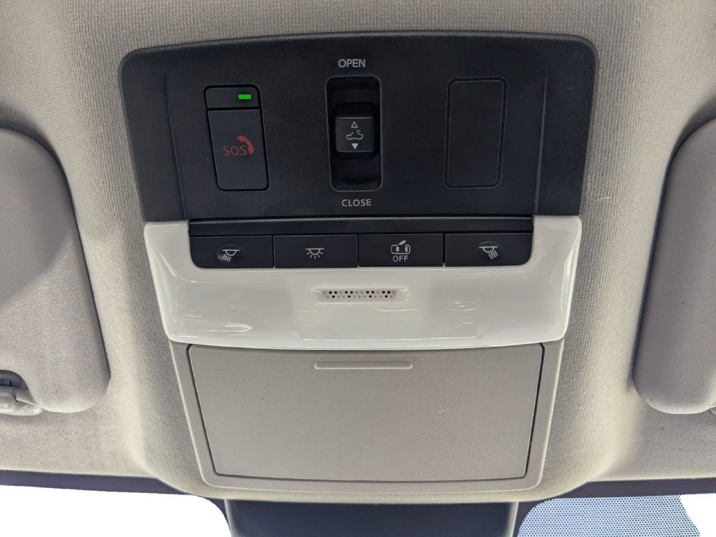 Used 2025 Nissan Sentra SR w/ SR Premium Package FWD image 22