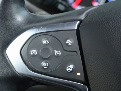 Used 2023 Chevrolet Traverse Premier image 16