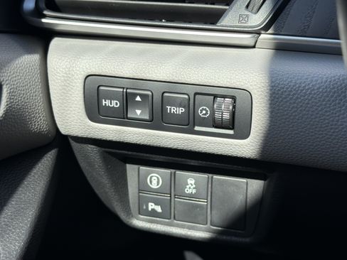 Used 2020 Honda Accord Touring image 11