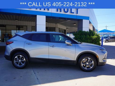 Used 2025 Chevrolet Blazer LT AWD/4WD image 9