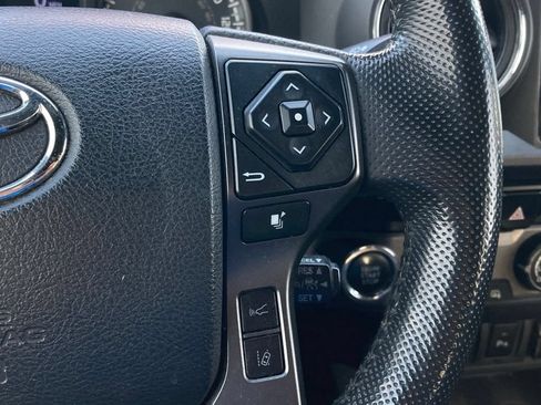 Used 2019 Toyota Tacoma TRD Sport w/ Technology Package AWD/4WD image 14