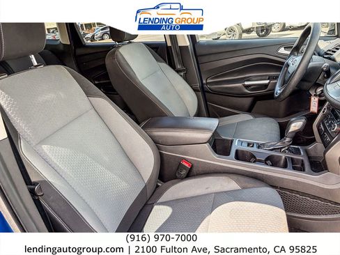 Used 2018 Ford Escape SE w/ SE Sync 3 Package AWD/4WD image 15