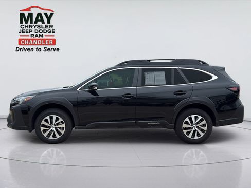 Used 2025 Subaru Outback Premium AWD/4WD image 4
