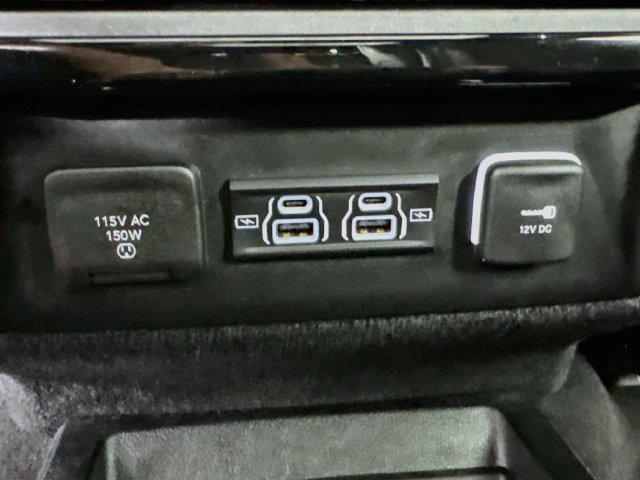 Used 2024 Jeep Wagoneer Series II w/ Convenience Group I AWD/4WD image 31