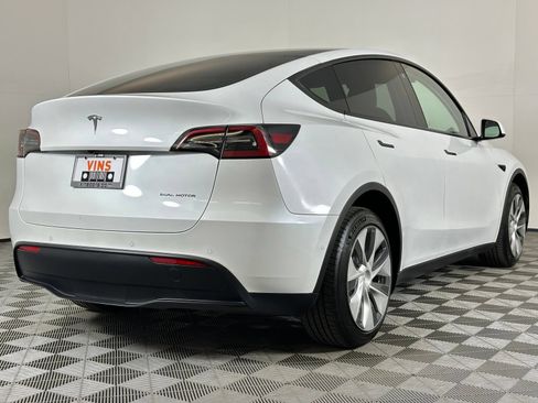 Used 2021 Tesla Model Y Long Range AWD/4WD image 4