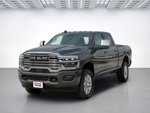 New 2026 RAM 2500 Laramie AWD/4WD image 7