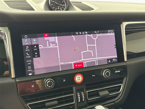 Certified 2026 Porsche Macan AWD/4WD image 22