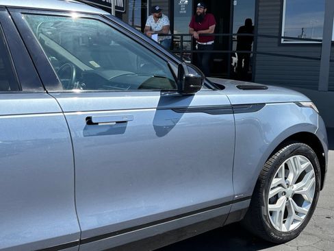 Used 2019 Land Rover Range Rover Velar R-Dynamic SE AWD/4WD image 4