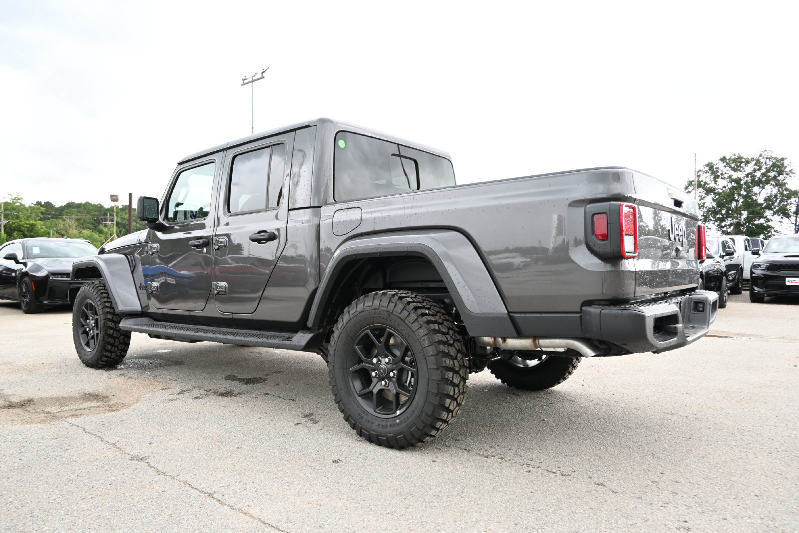 New 2026 Jeep Gladiator Sport AWD/4WD image 2