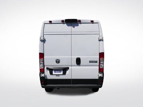 Used 2025 RAM ProMaster 2500 w/ Convenience Group FWD image 4