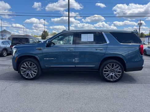 Used 2025 GMC Yukon Denali Ultimate AWD/4WD image 2