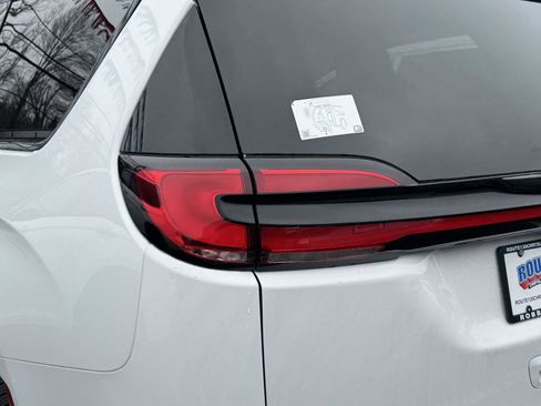 New 2026 Chrysler Pacifica Limited AWD/4WD image 7