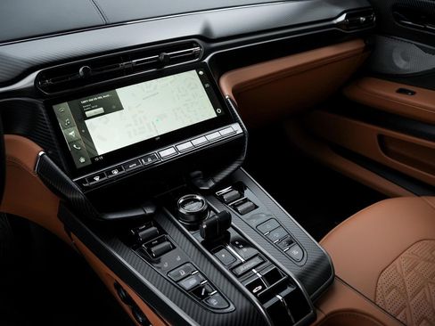 New 2026 Aston Martin Vanquish Convertible RWD image 26
