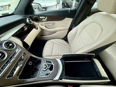 Used 2018 Mercedes-Benz C 300 C 300 image 19