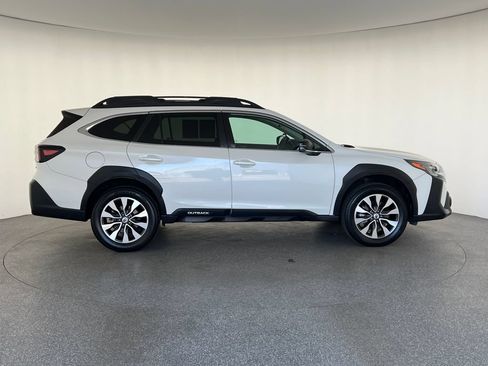 Certified 2023 Subaru Outback Limited AWD/4WD image 2