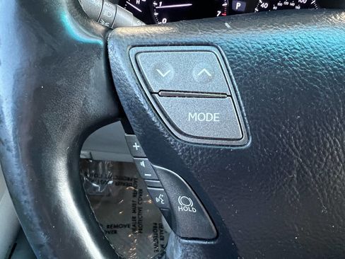 Used 2011 Lexus LS 460 AWD w/ Comfort Pkg image 17