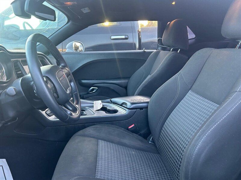 Used 2020 Dodge Challenger SXT RWD image 15