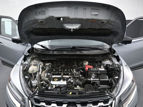 Used 2023 Nissan Kicks SR FWD image 39