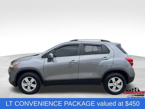 Used 2019 Chevrolet Trax LT w/ LT Convenience Package image 2