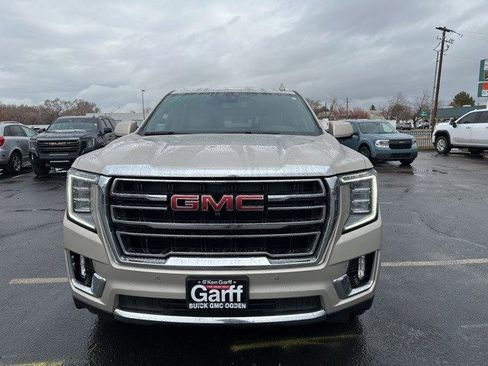 Used 2021 GMC Yukon SLT w/ SLT Premium Package image 2