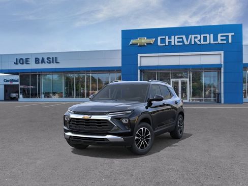 New 2026 Chevrolet TrailBlazer LT w/ Convenience Package AWD/4WD image 8