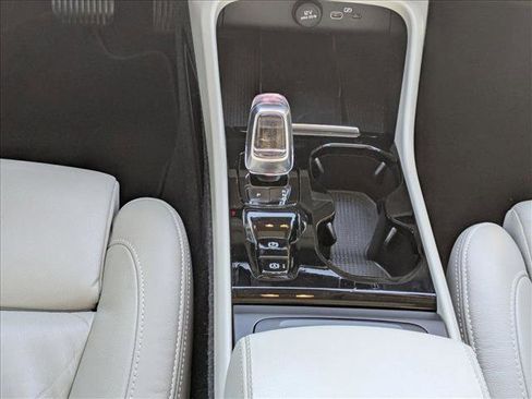 Used 2023 Volvo XC40 B5 Plus w/ Driver Assist Package image 12