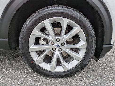 Certified 2023 Ford Explorer Platinum w/ Technology Package image 11