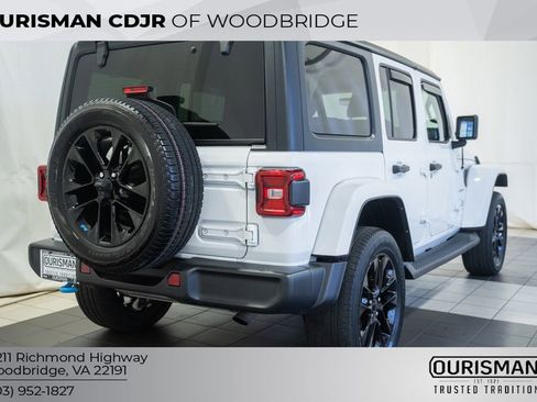 Certified 2023 Jeep Wrangler Unlimited Sahara w/ Cold Weather Group AWD/4WD image 5