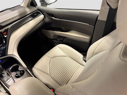 Used 2023 Toyota Camry SE image 21