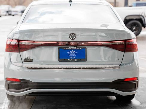 New 2026 Volkswagen Jetta SE image 3