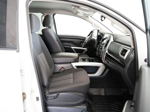Used 2021 Nissan Titan SV w/ SV Convenience Package AWD/4WD image 21
