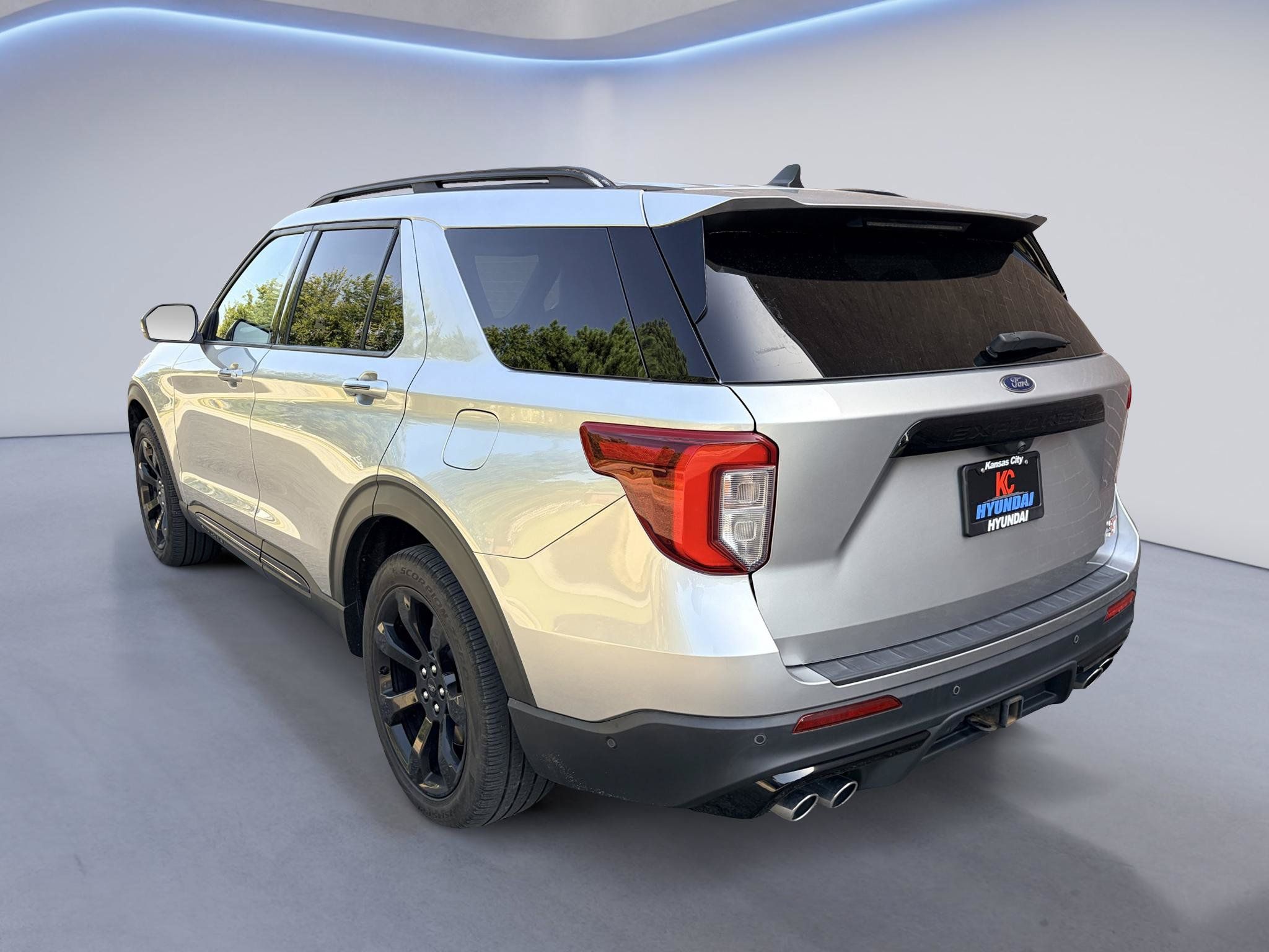 Used 2021 Ford Explorer ST w/ Equipment Group 401A AWD/4WD image 3