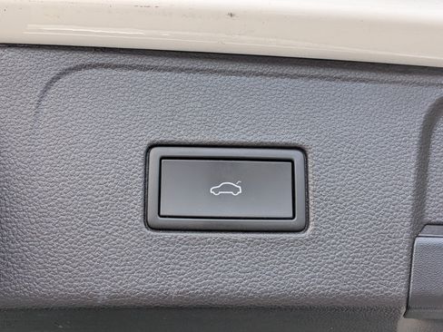 Used 2023 Volkswagen Atlas SE FWD image 15