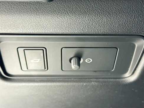 Used 2022 Land Rover Range Rover Westminster Edition image 11