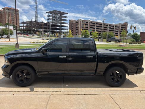 Used 2015 RAM 1500 Express AWD/4WD image 5