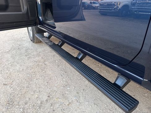 Used 2022 Chevrolet Silverado 2500 LT w/ Convenience Package image 33