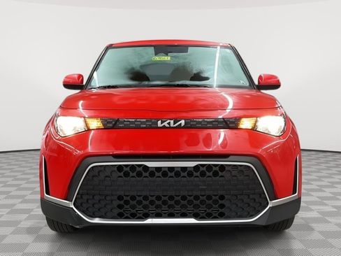 Used 2023 Kia Soul LX image 2