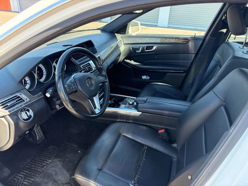 Used 2016 Mercedes-Benz E 350 Sedan w/ Premium Package image 11