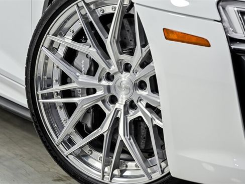 Used 2017 Audi R8 V10 plus AWD/4WD image 4