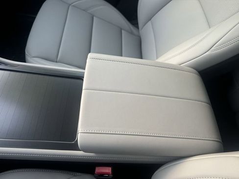 New 2026 Lincoln Nautilus Premier image 21