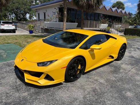 Used 2020 Lamborghini Huracan EVO AWD/4WD image 2