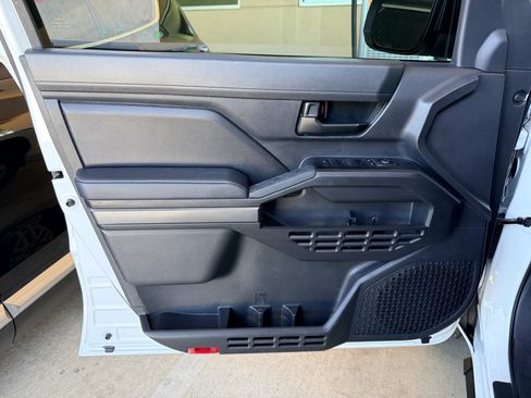 Used 2025 Toyota Tacoma SR5 RWD image 9