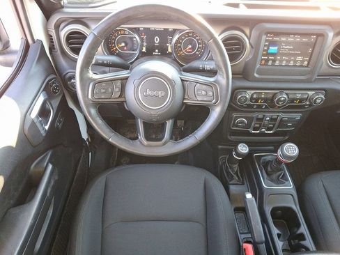 Used 2021 Jeep Gladiator Sport image 11
