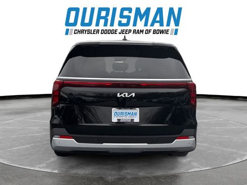 Used 2025 Kia Carnival image 5