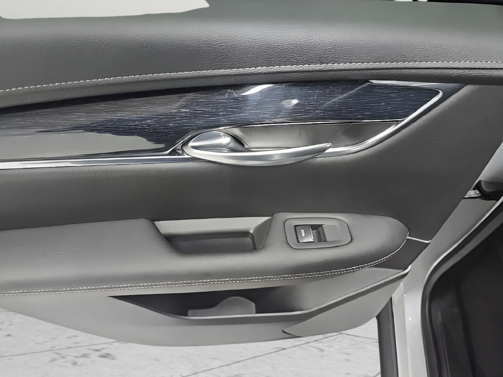 Used 2020 Cadillac XT5 Premium Luxury AWD/4WD image 16