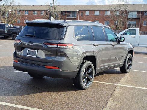 New 2025 Jeep Grand Cherokee L Altitude image 4