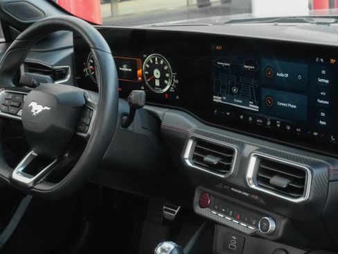 Used 2025 Ford Mustang GT Premium RWD image 11